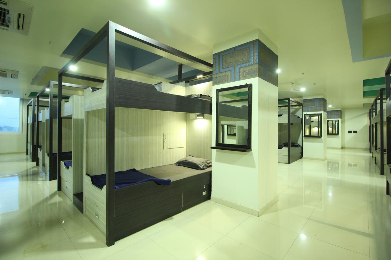 Jackpot Room In & Out Dormitory Ahmedabad Exterior foto
